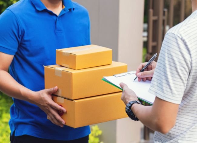 Package Handler (Courier Services)